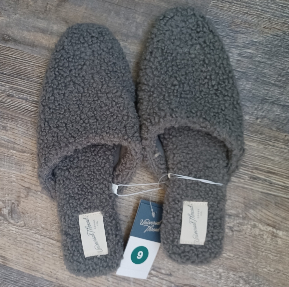 NWT Universal Thread Slippers-9